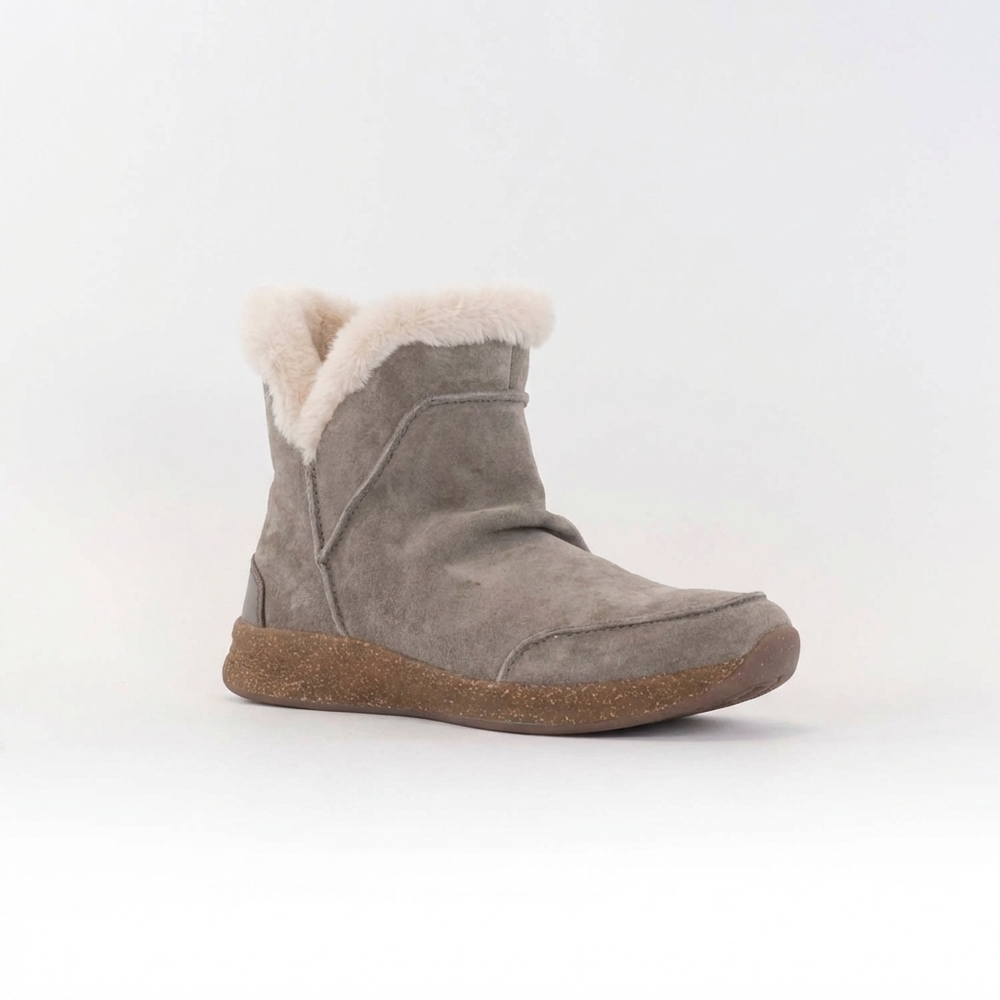 NEW TAOS women's future mid boot in dark taupe suede